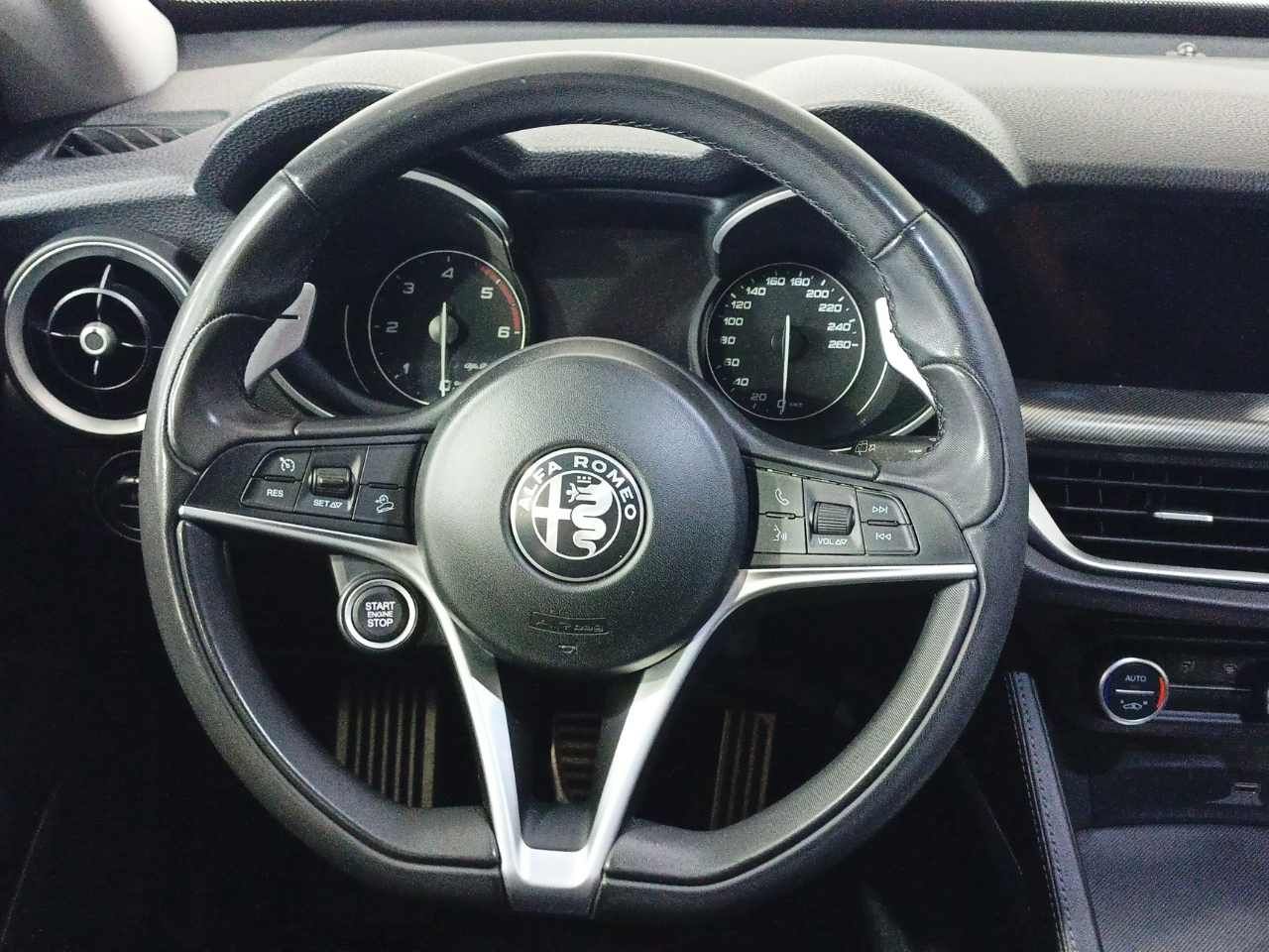 Foto Alfa Romeo Stelvio 12