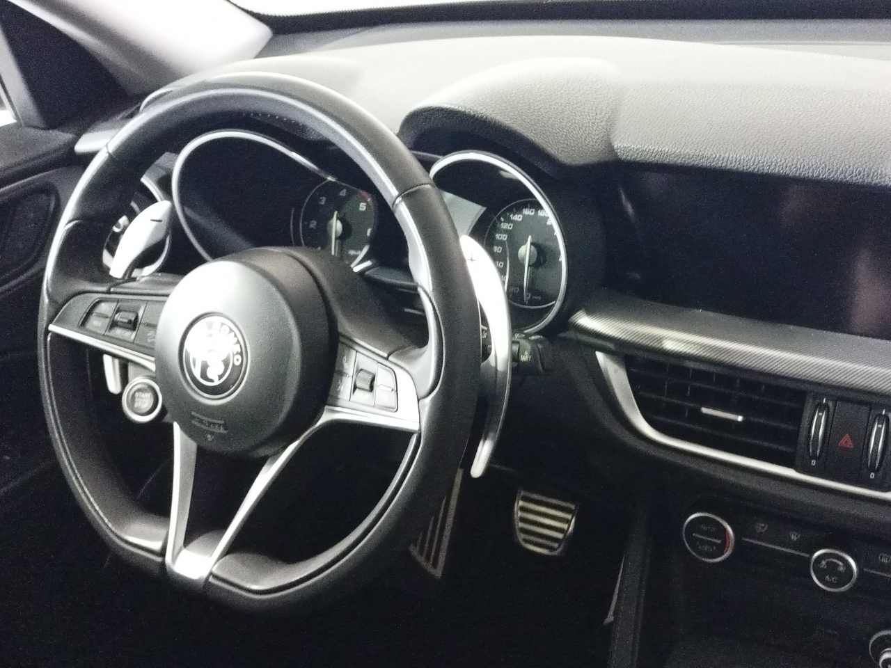 Foto Alfa Romeo Stelvio 15