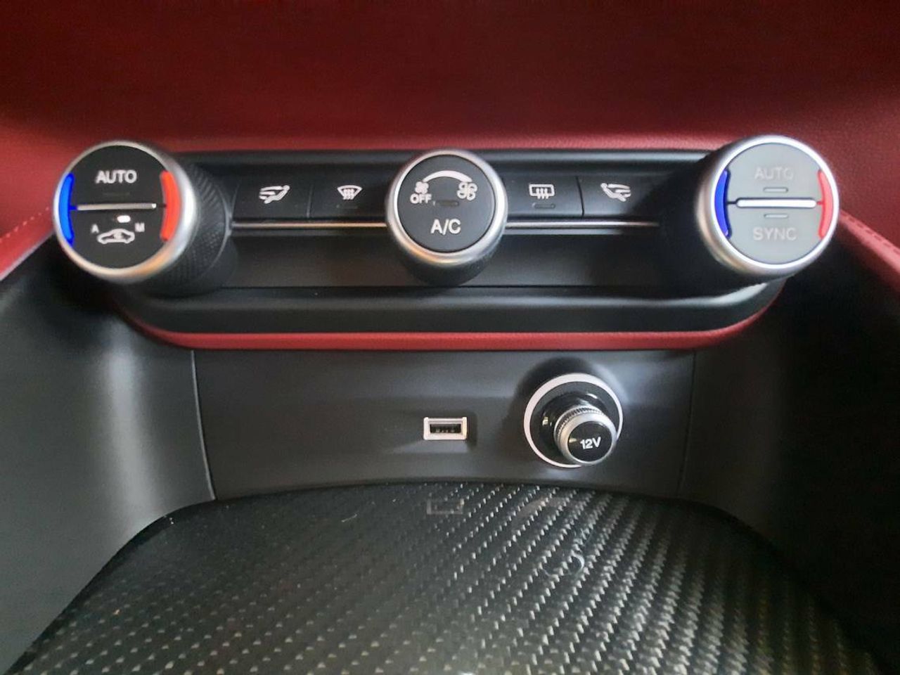 Foto Alfa Romeo Stelvio 37