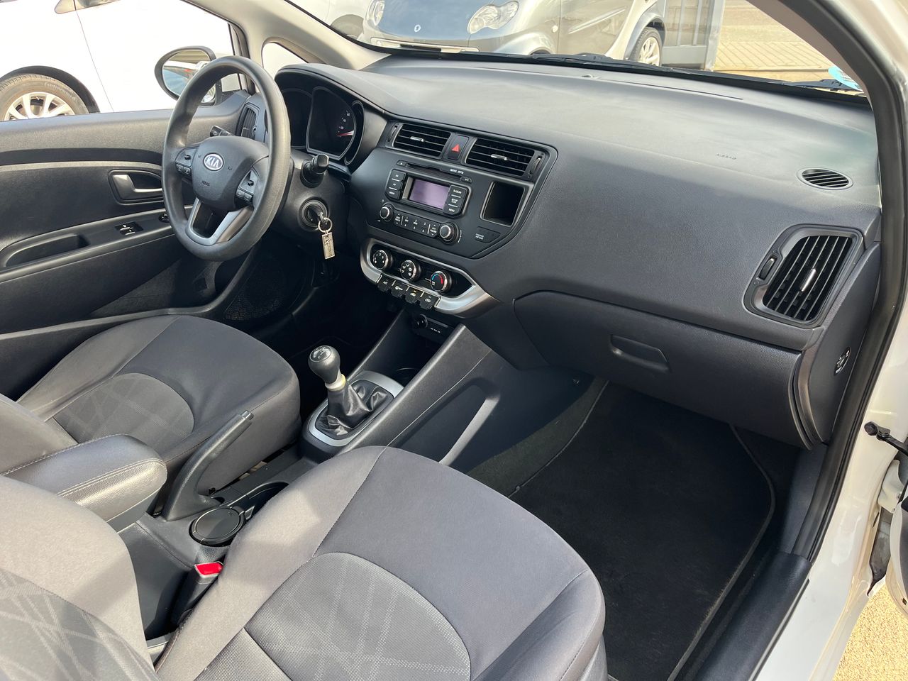 Foto Kia Rio 12