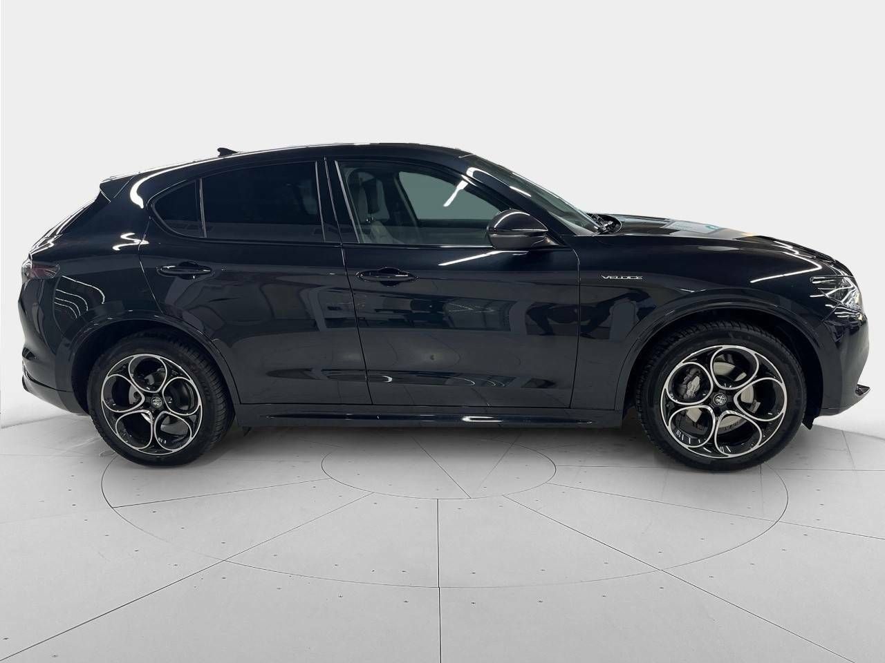 Foto Alfa Romeo Stelvio 4