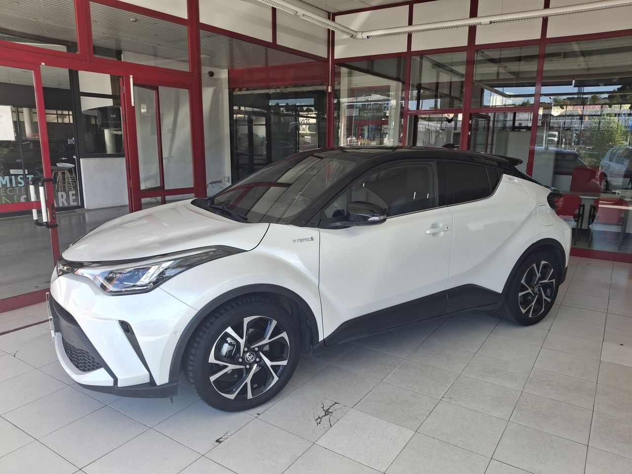 Foto Toyota C-HR 2