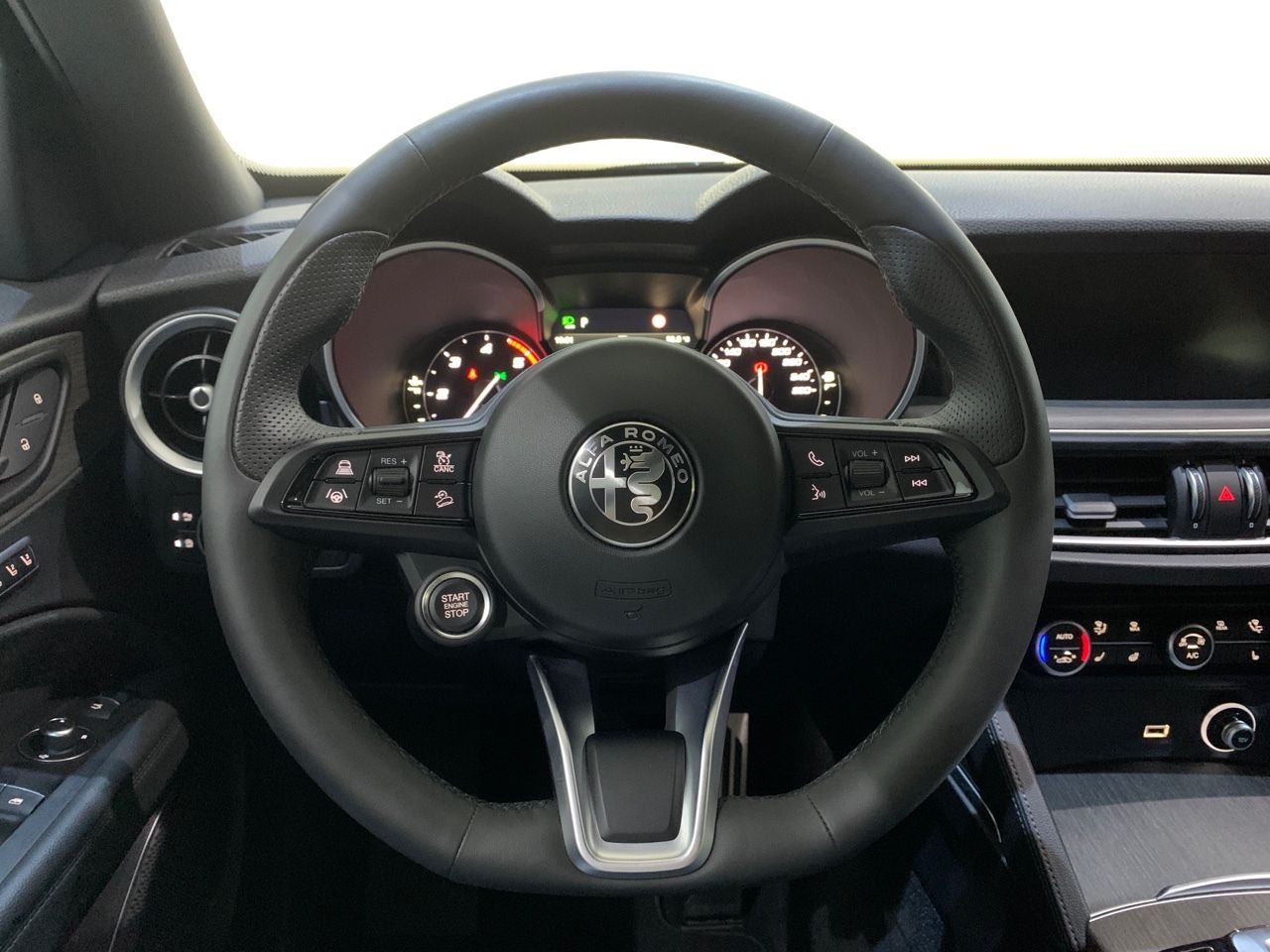 Foto Alfa Romeo Stelvio 11