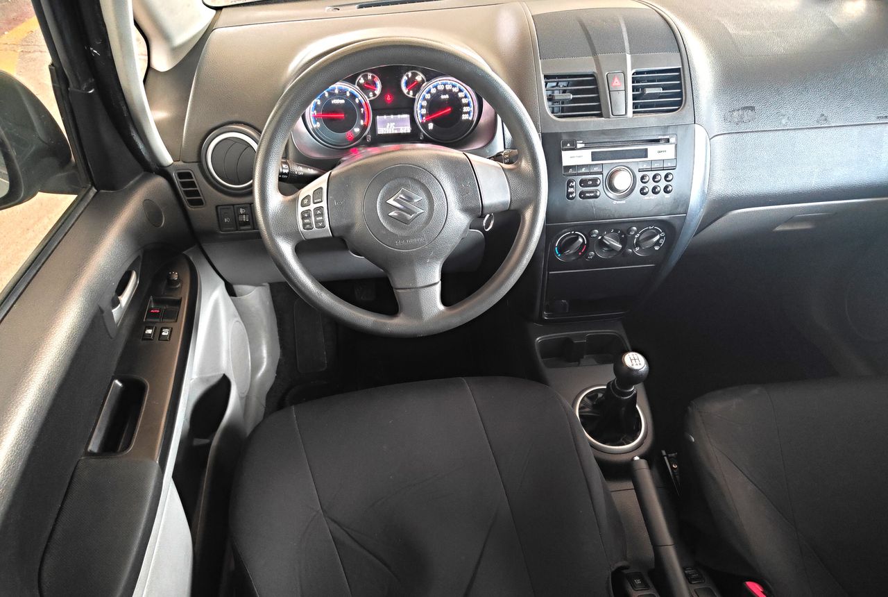 Foto Suzuki SX4 10