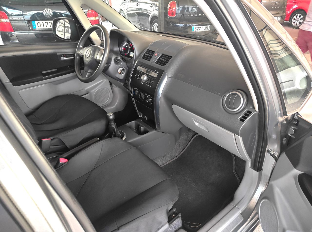 Foto Suzuki SX4 11