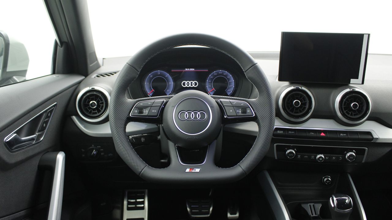 Foto Audi Q2 13