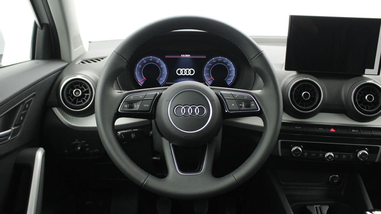 Foto Audi Q2 24