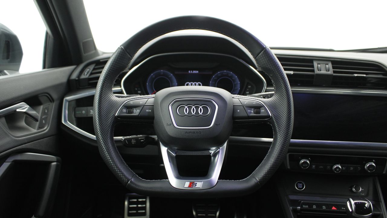 Foto Audi Q3 24