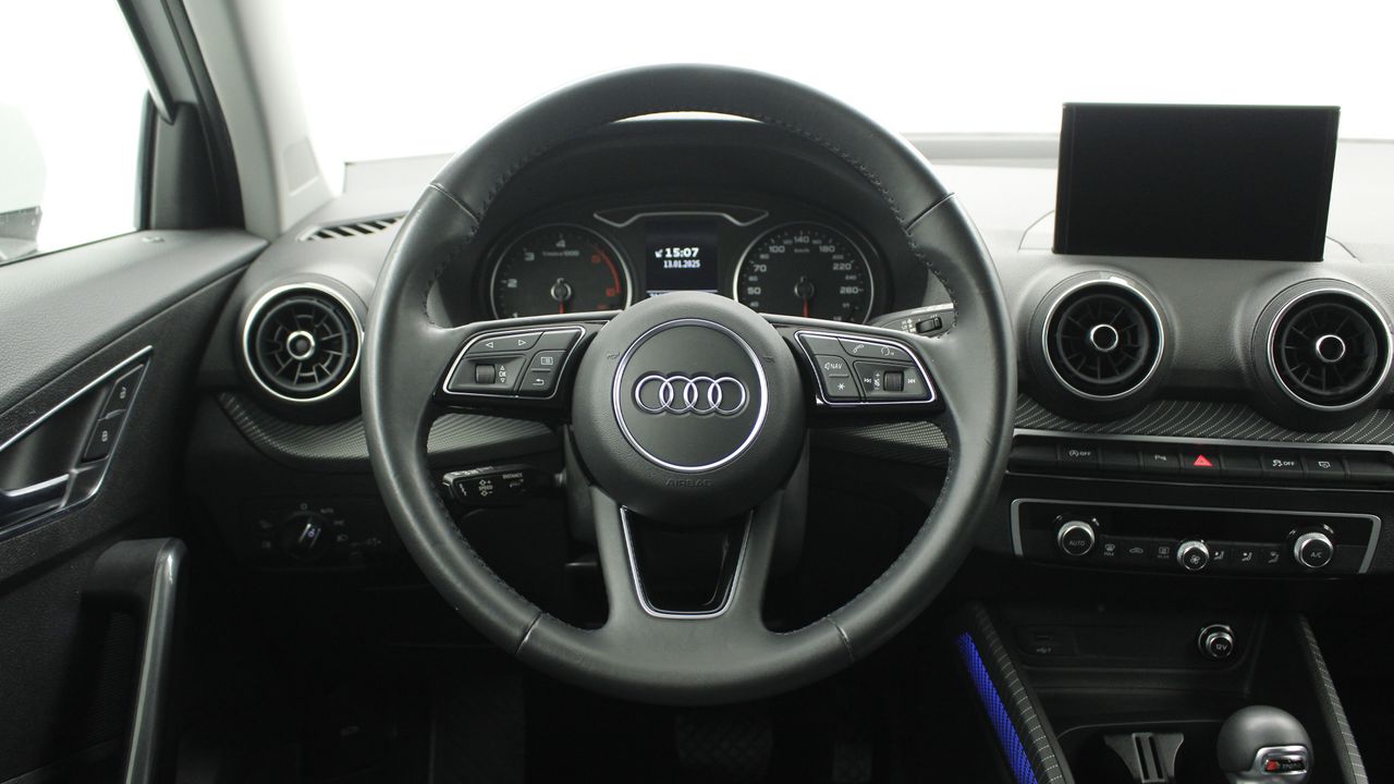 Foto Audi Q2 13