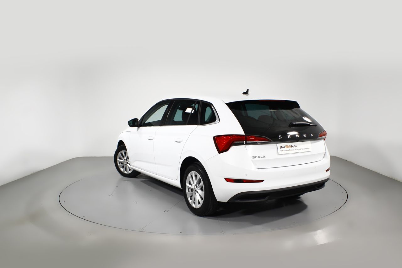 Foto Skoda Scala 2