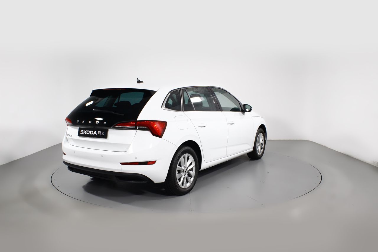 Foto Skoda Scala 25