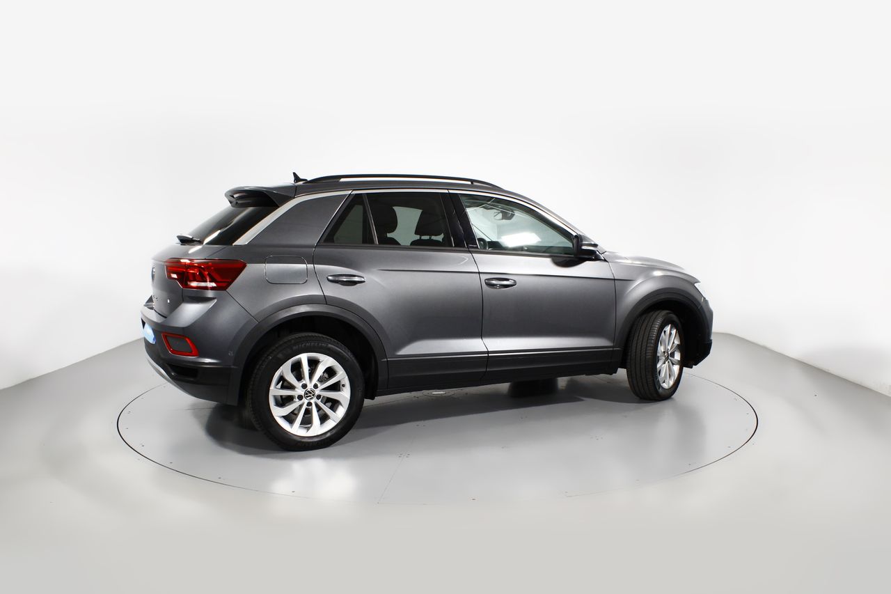 Foto Volkswagen T-Roc 24