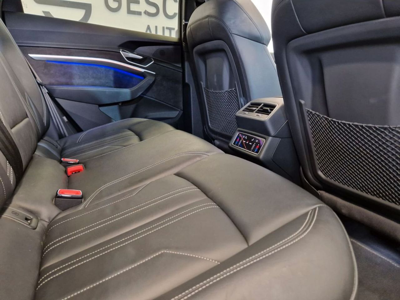 Foto Audi E-tron 74