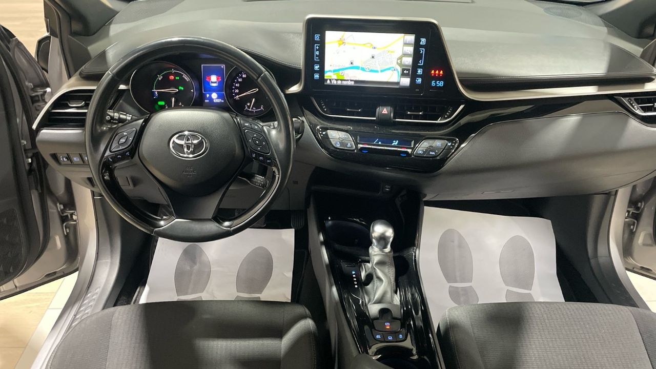 Foto Toyota C-HR 18