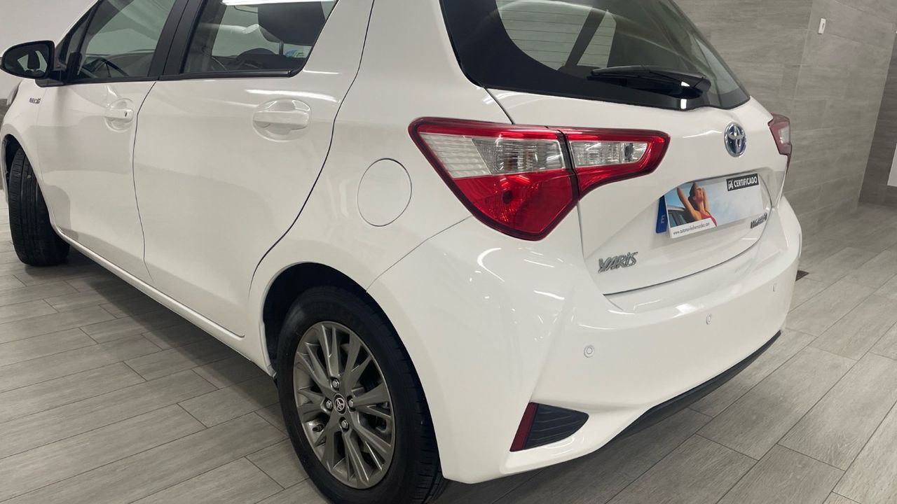 Foto Toyota Yaris 16