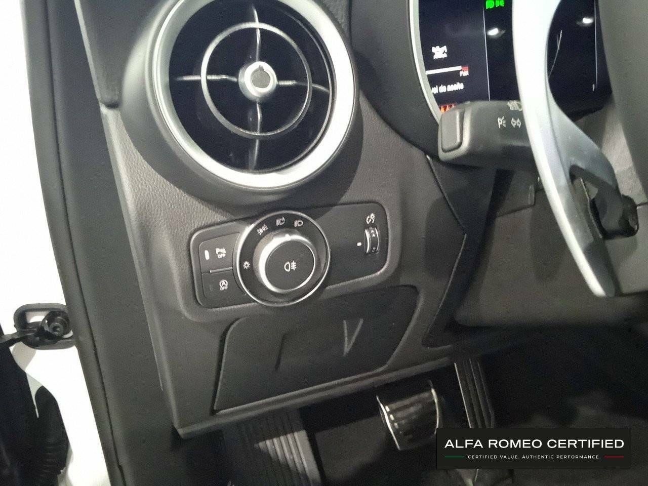 Foto Alfa Romeo Stelvio 14