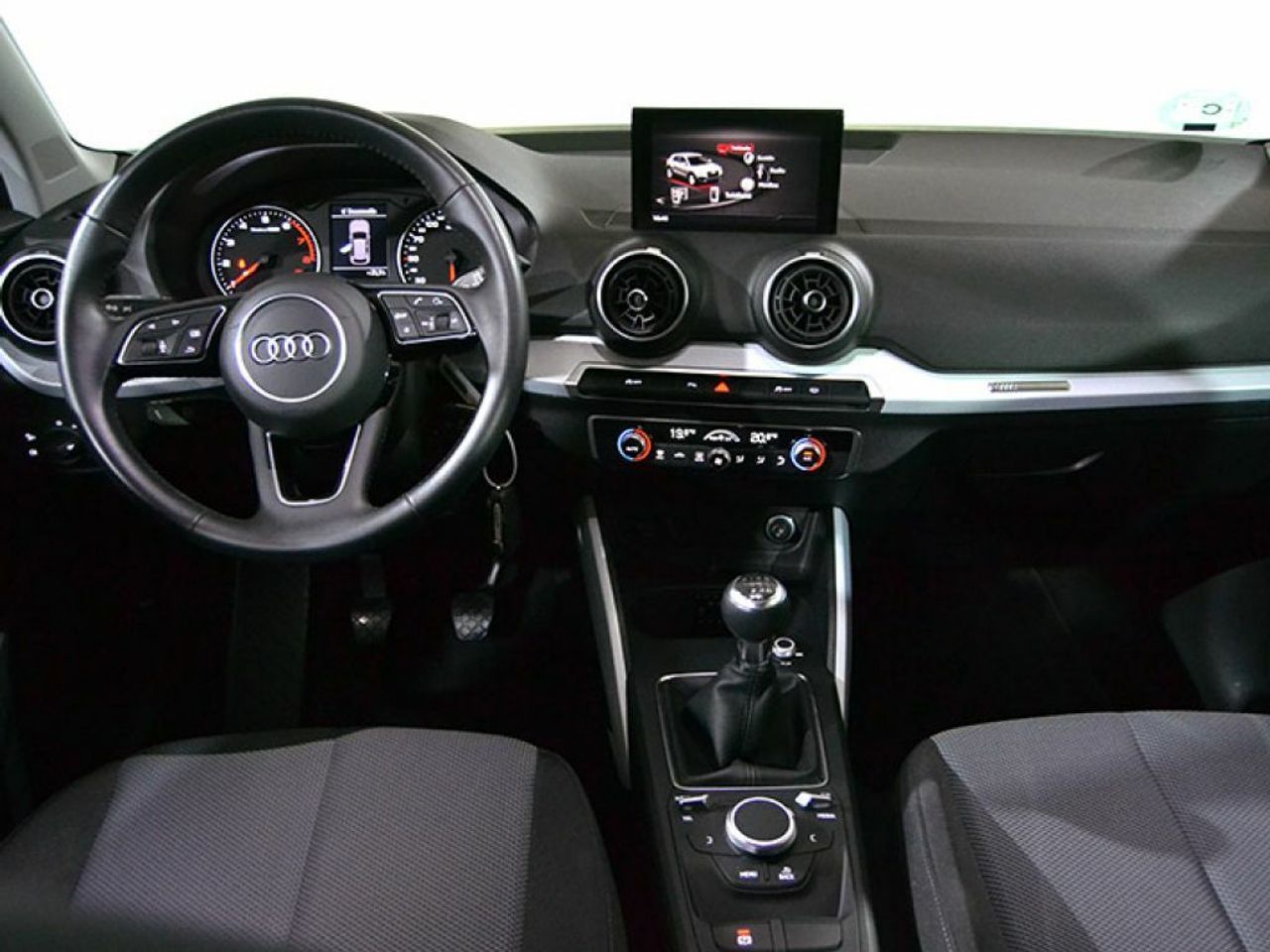 Foto Audi Q2 14