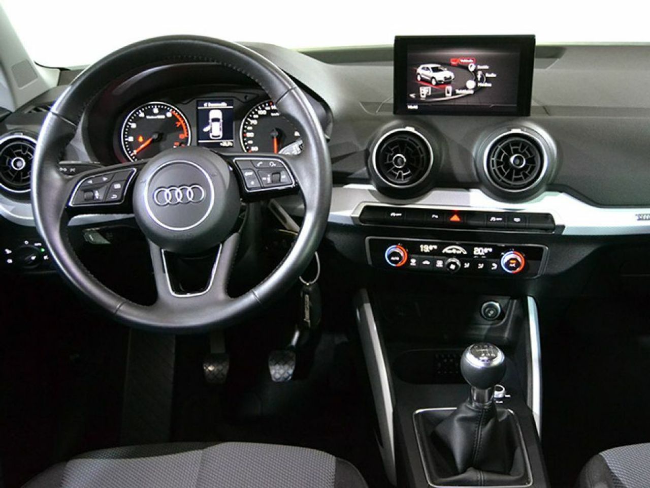 Foto Audi Q2 15