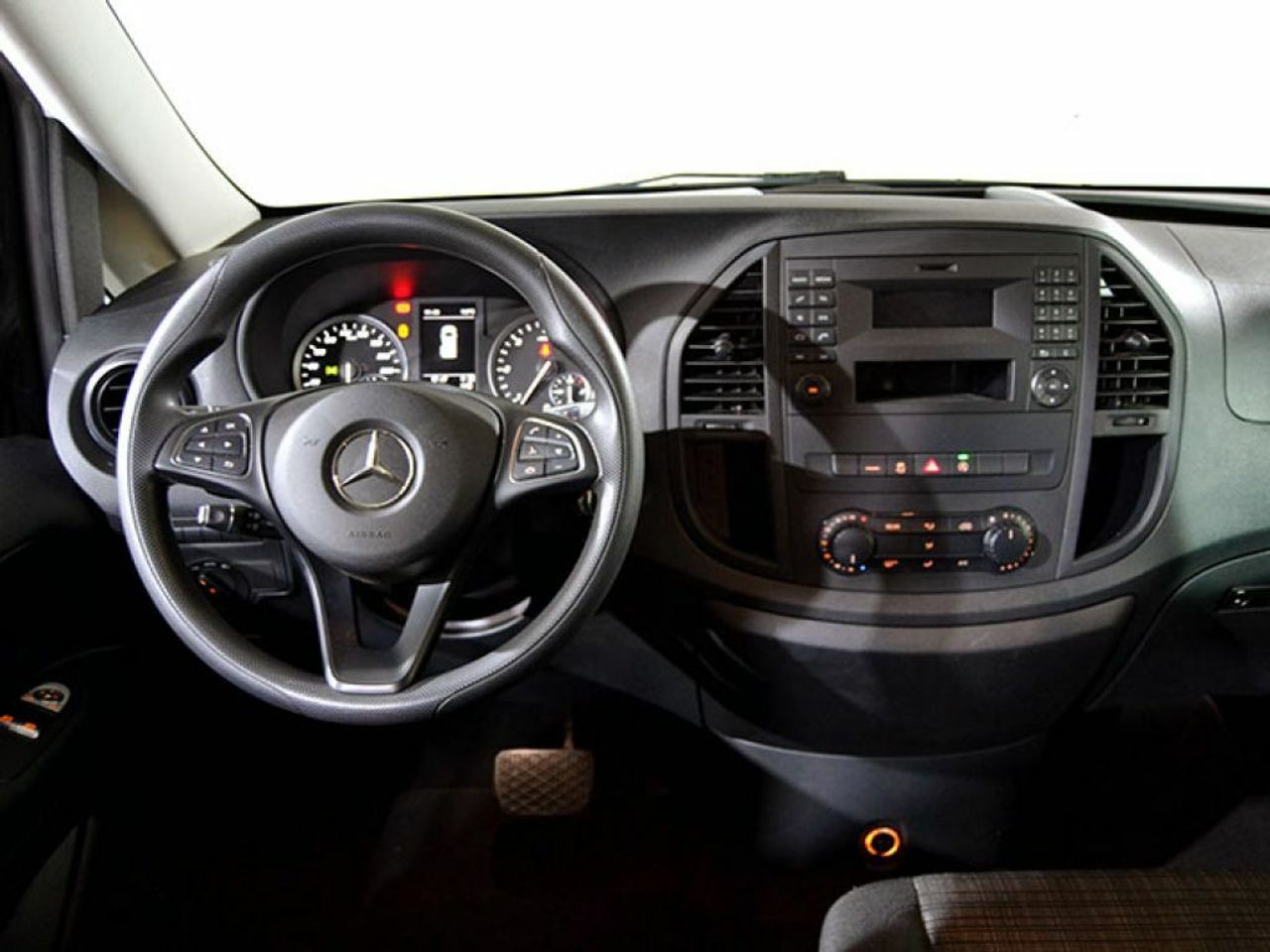 Foto Mercedes-Benz Vito 15