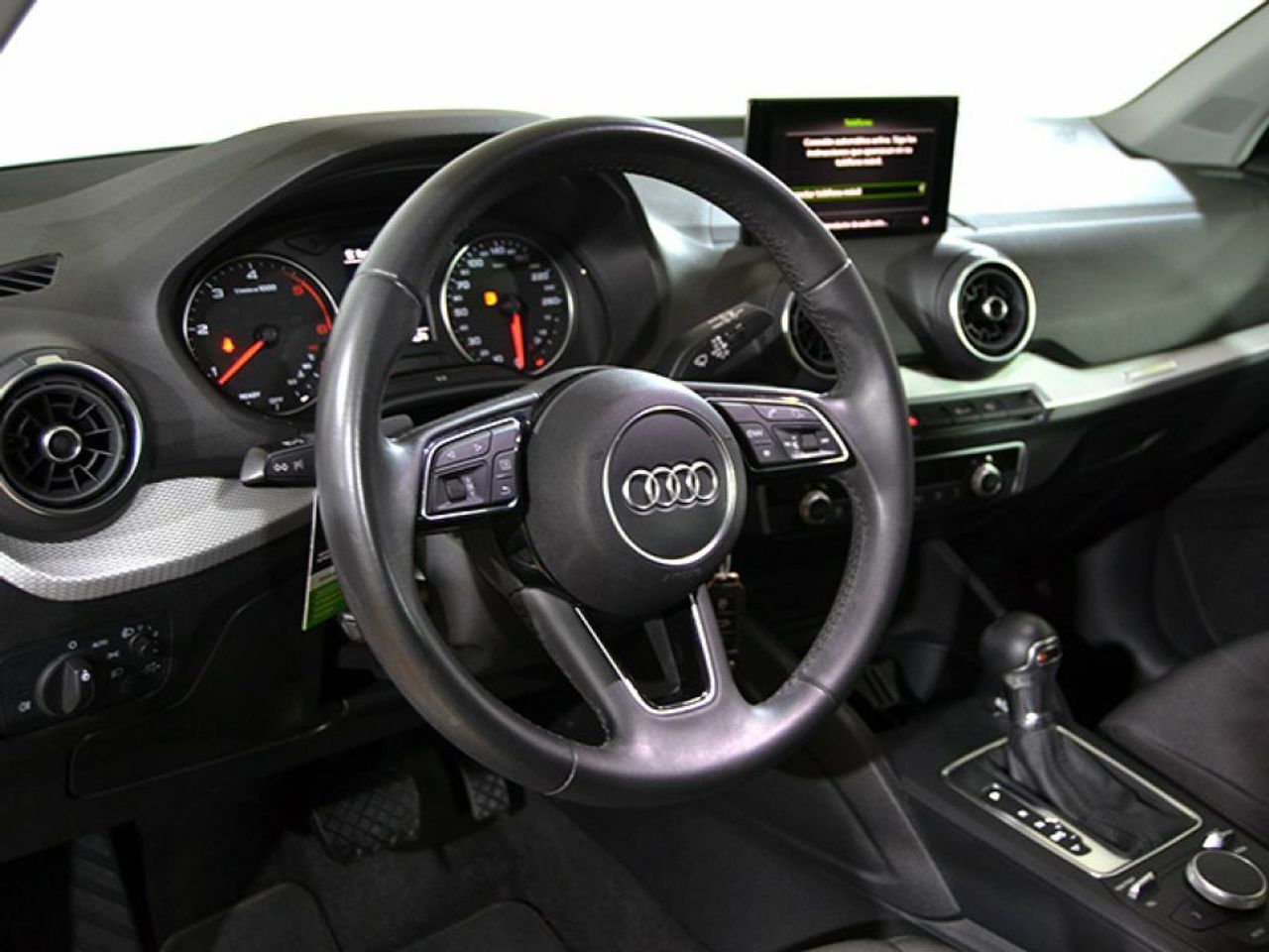 Foto Audi Q2 11