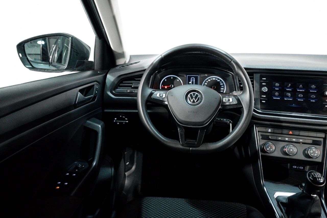 Foto Volkswagen T-Roc 24