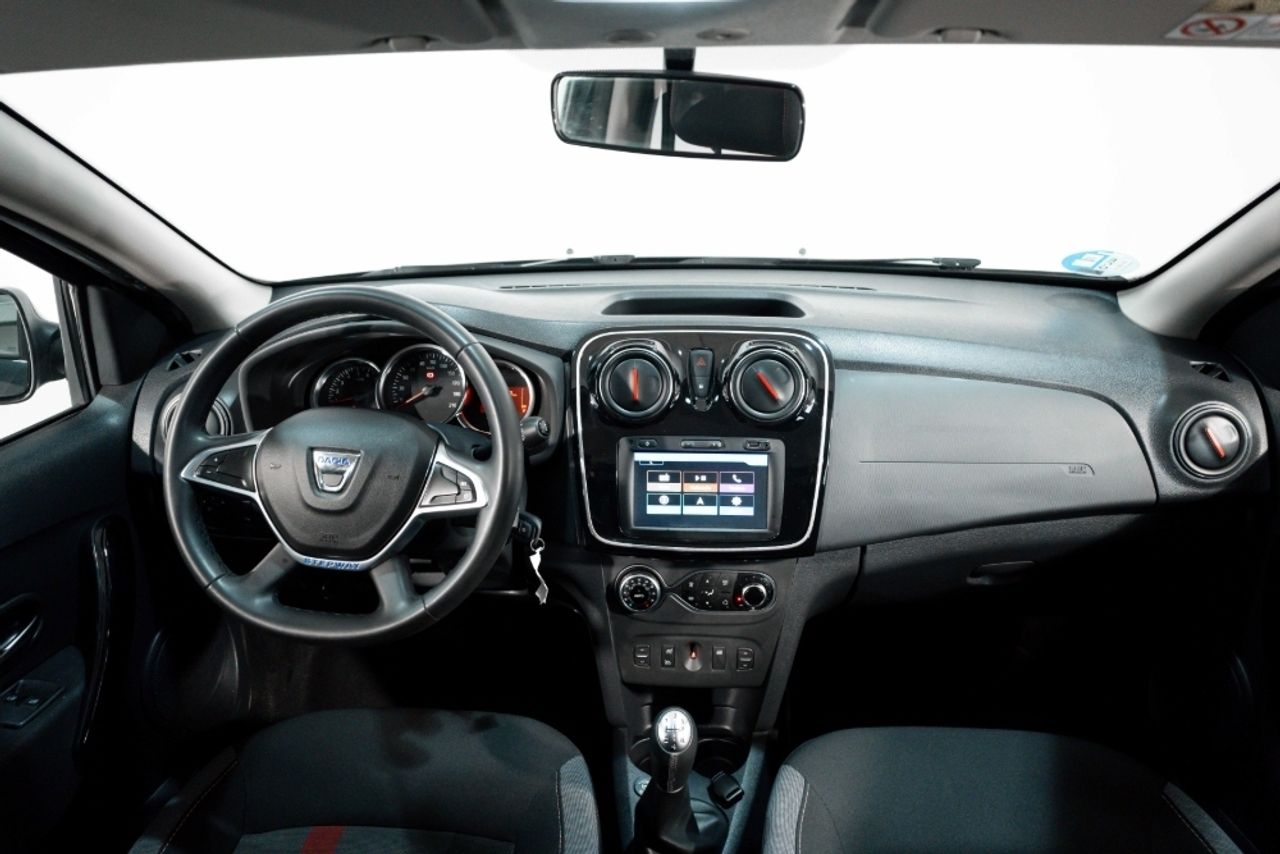 Foto Dacia Sandero 25