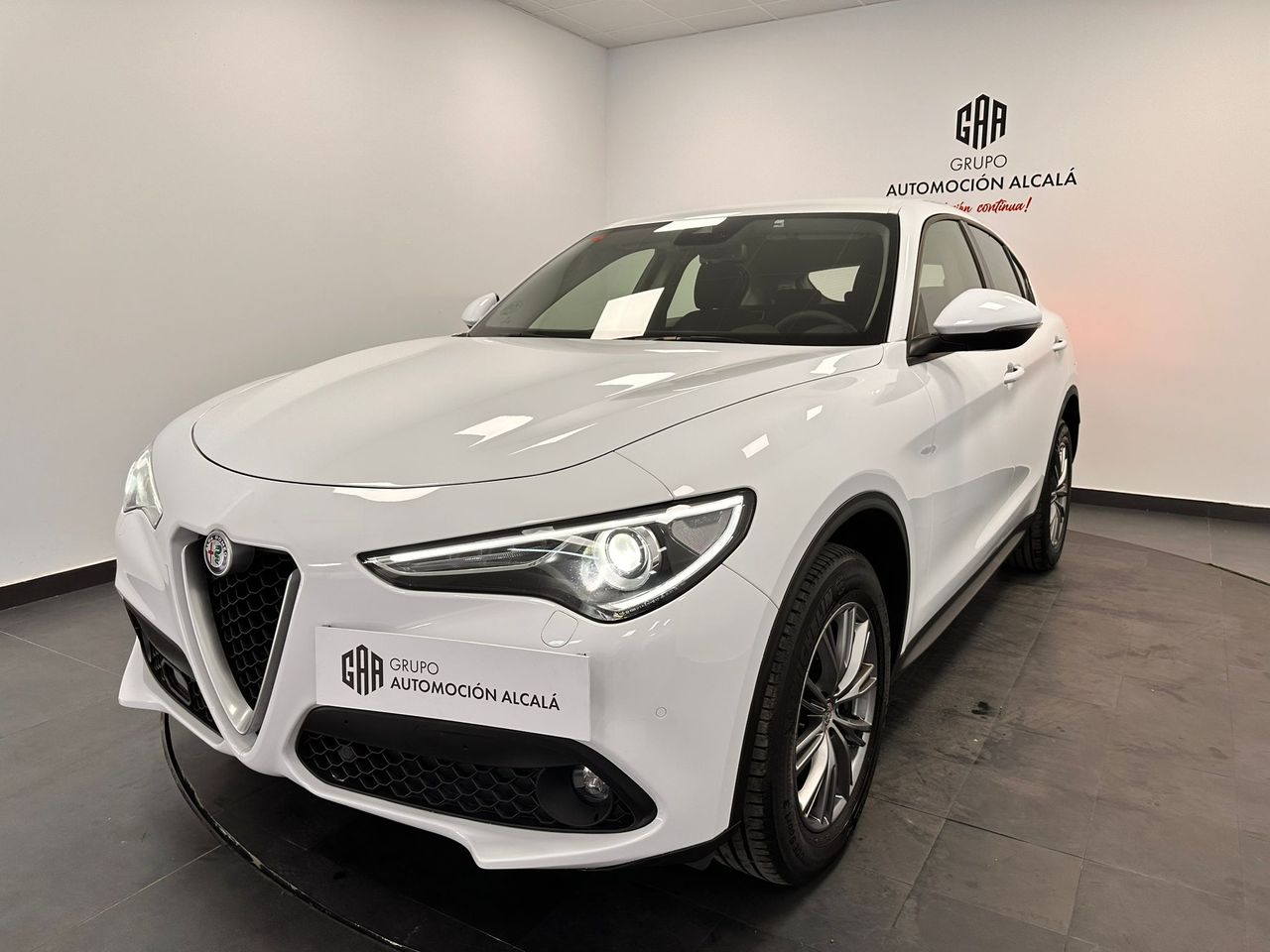 Foto Alfa Romeo Stelvio 1