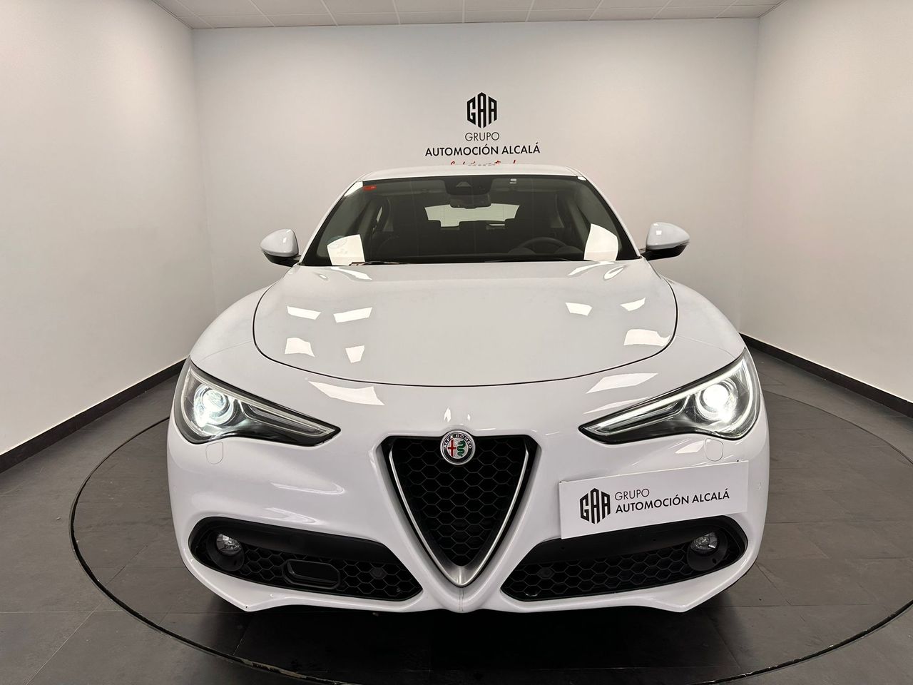 Foto Alfa Romeo Stelvio 2