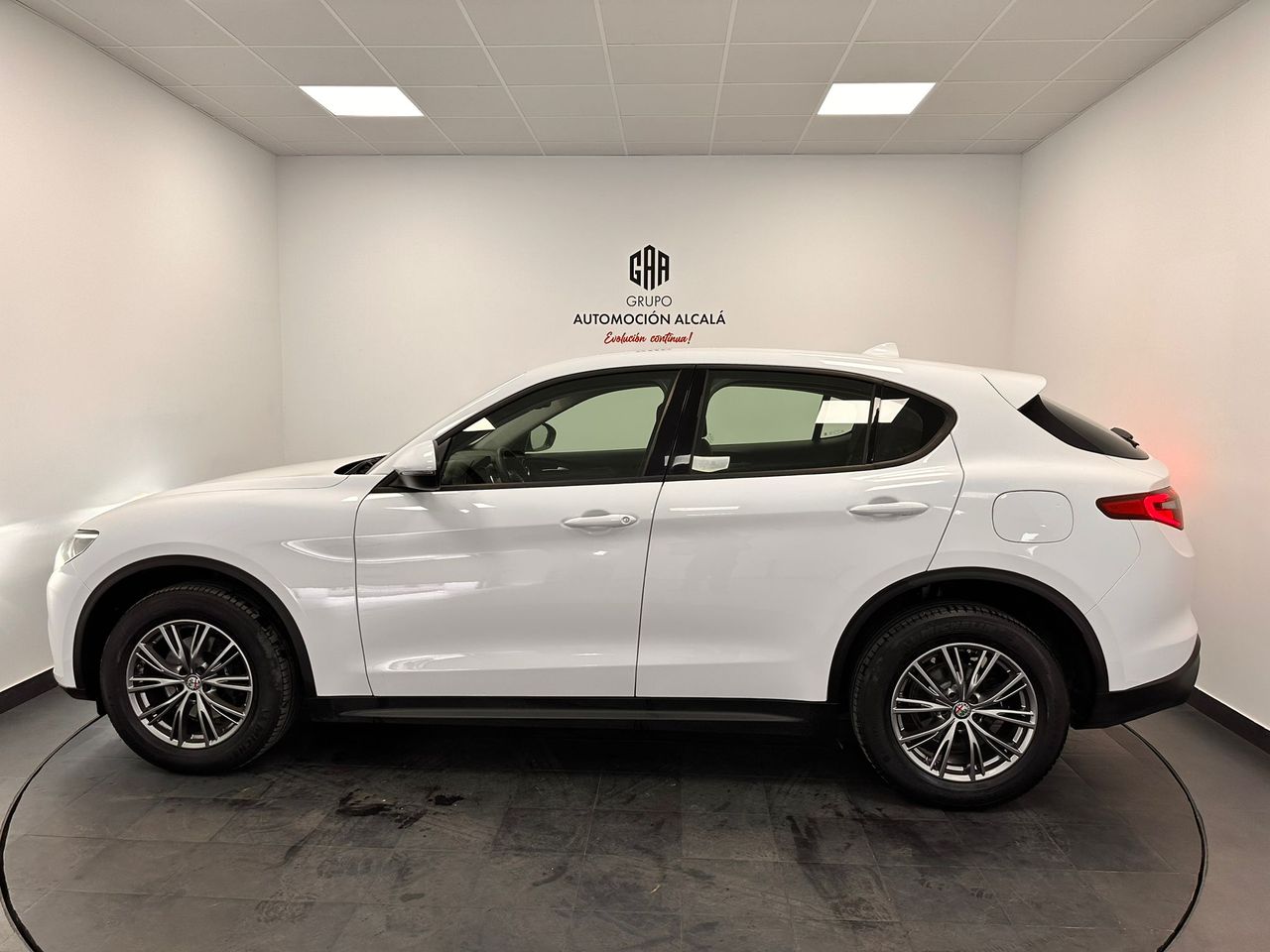 Foto Alfa Romeo Stelvio 10