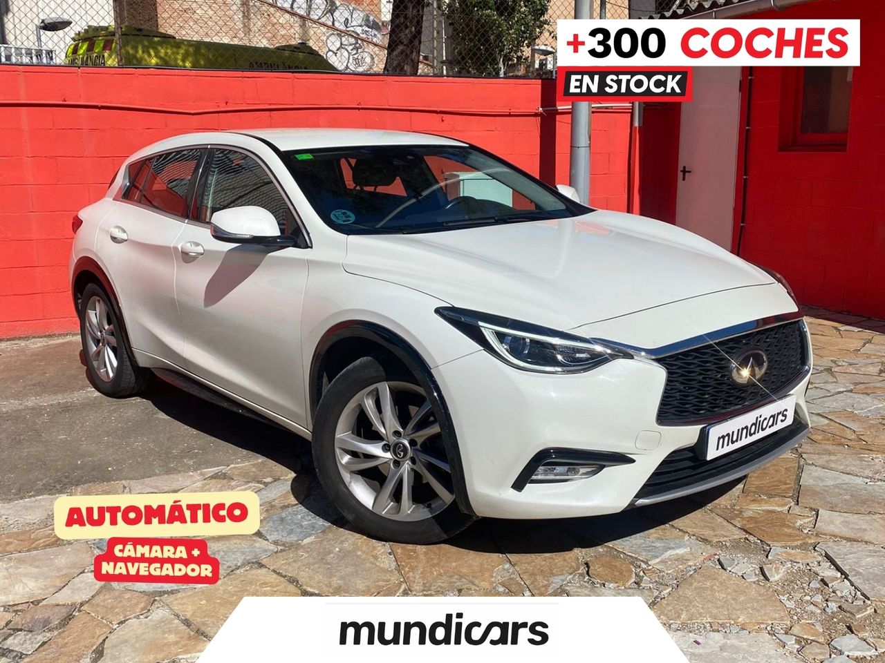 Foto Infiniti Q30 1