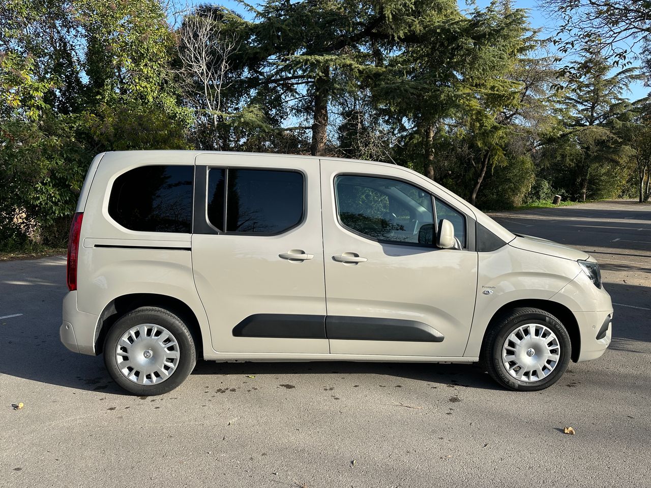 Foto Opel Combo Life 16