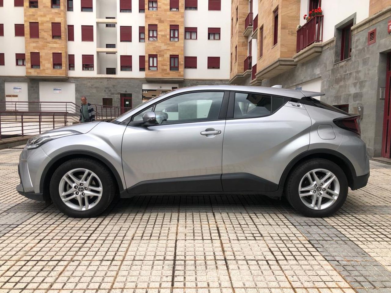 Foto Toyota C-HR 6