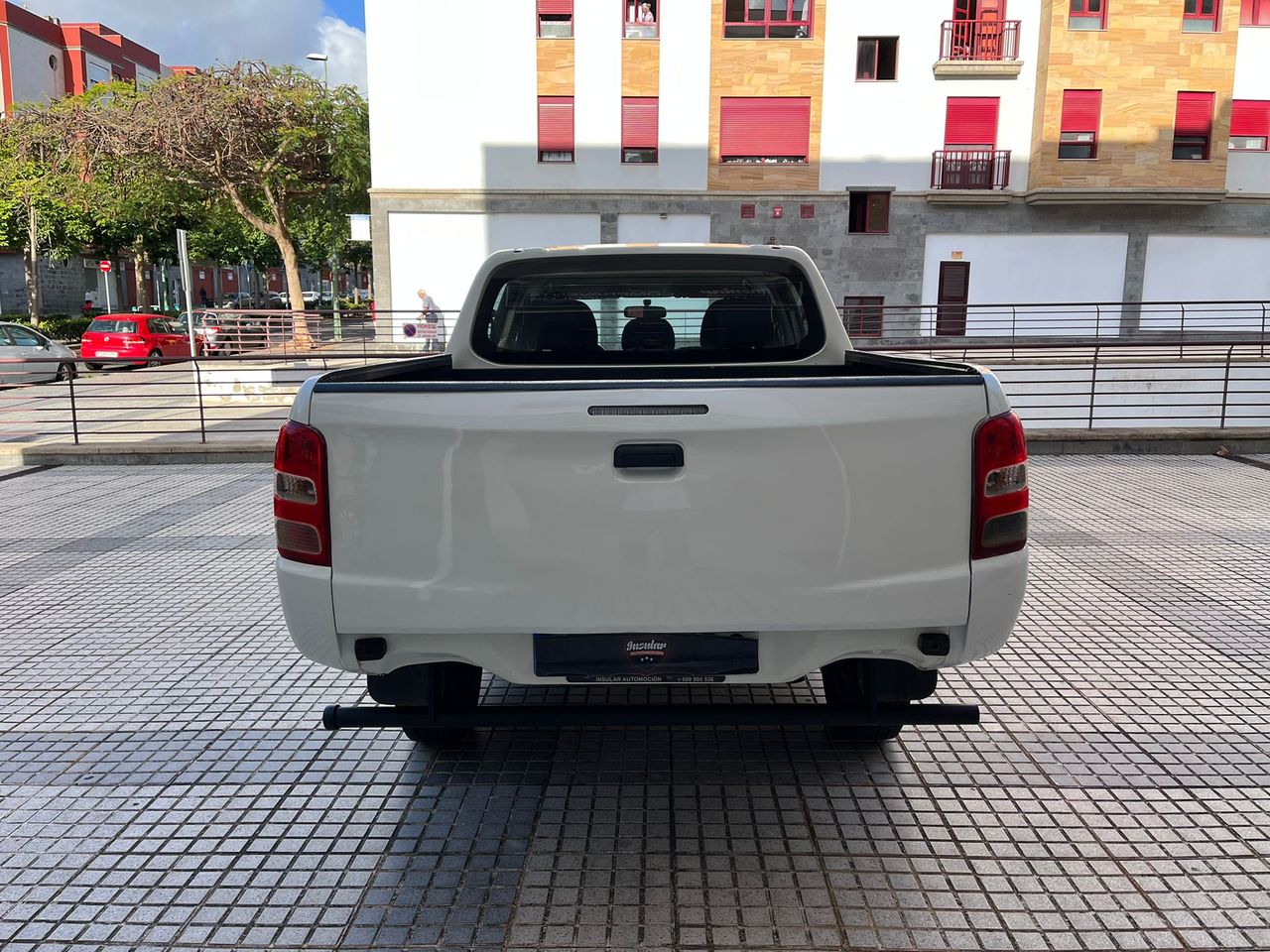 Foto Mitsubishi L200 4