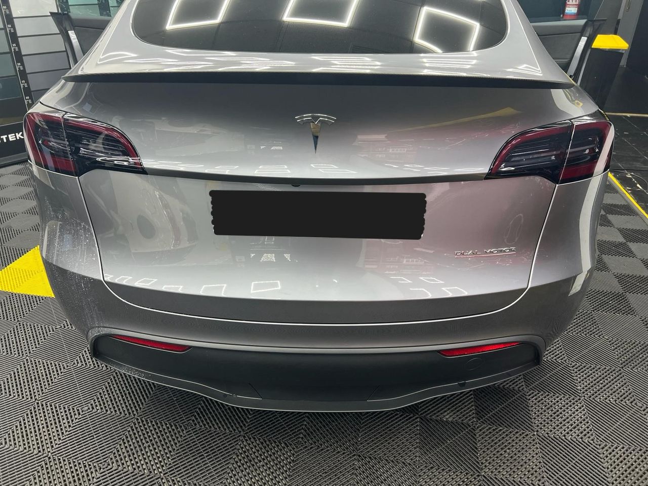 Foto Tesla Model Y 10