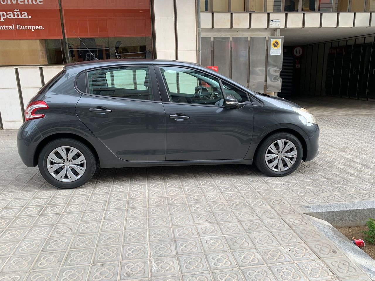 Foto Peugeot 208 4