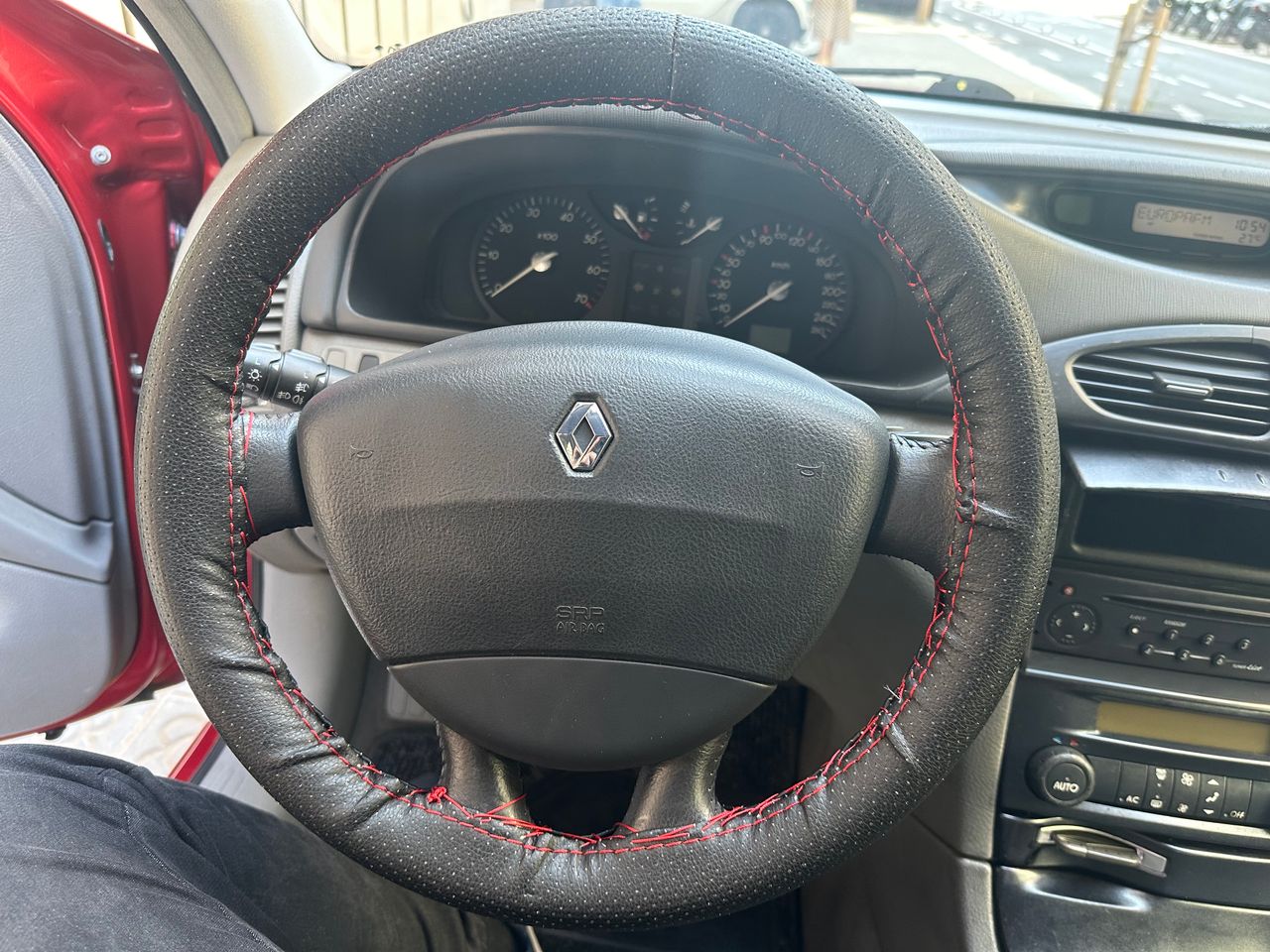 Foto Renault Laguna 15