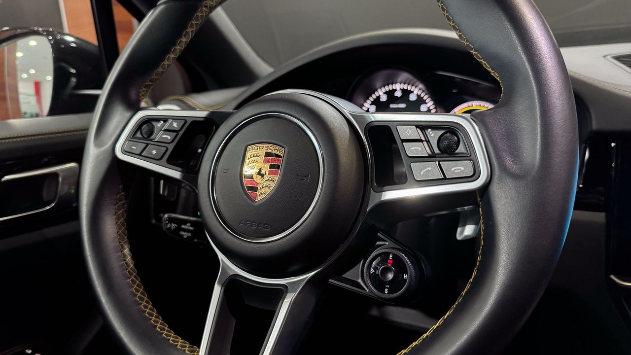 Foto Porsche Cayenne Coupe 8