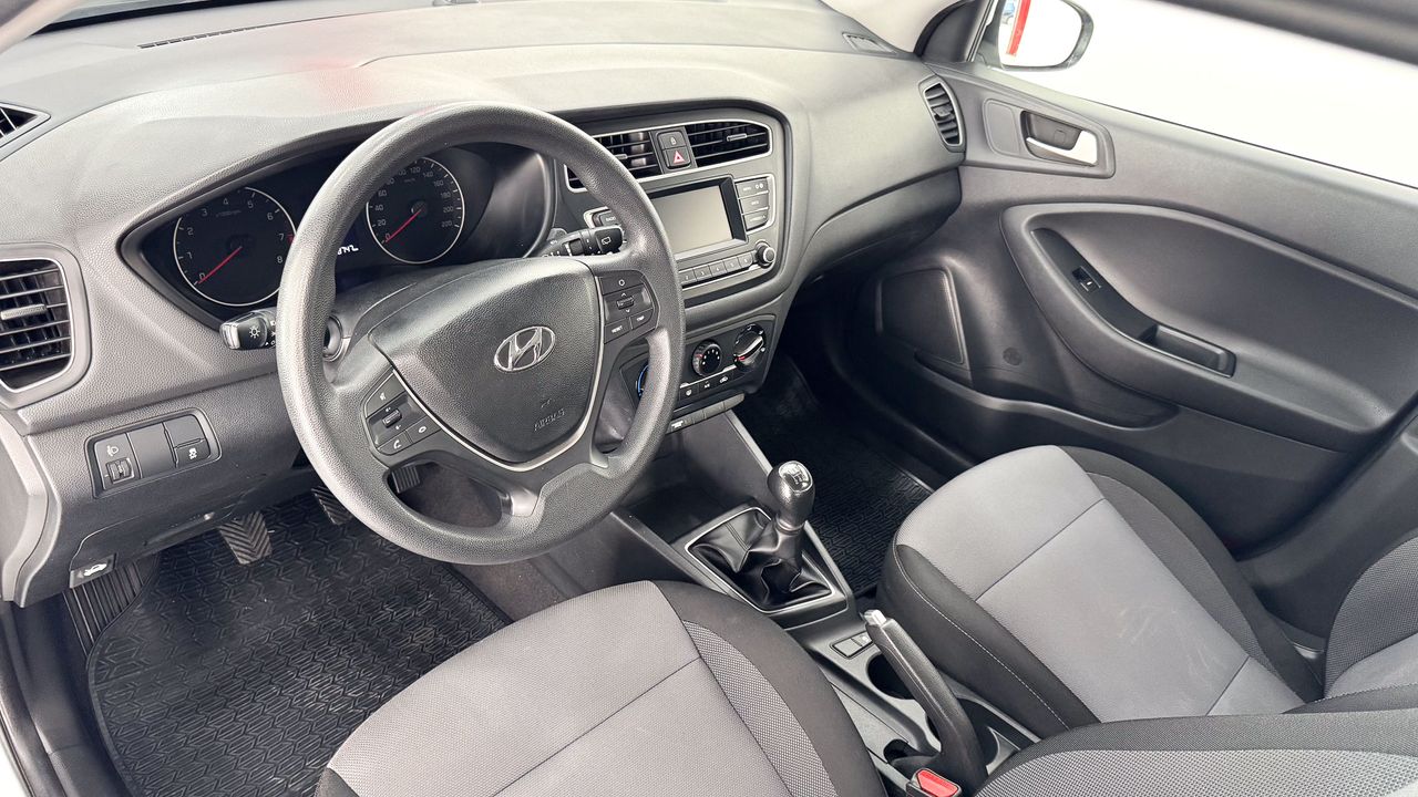 Foto Hyundai i20 4