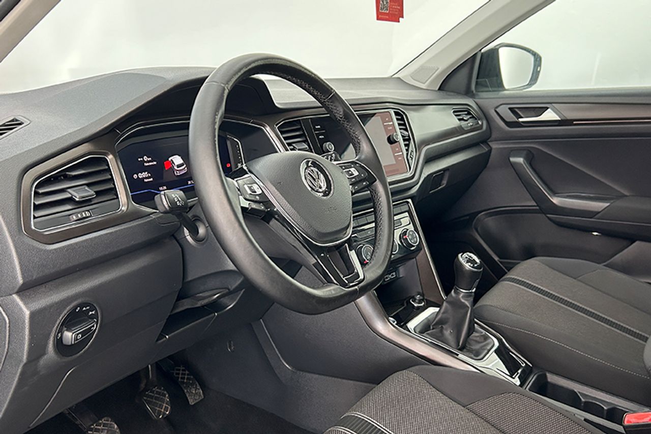 Foto Volkswagen T-Roc 4