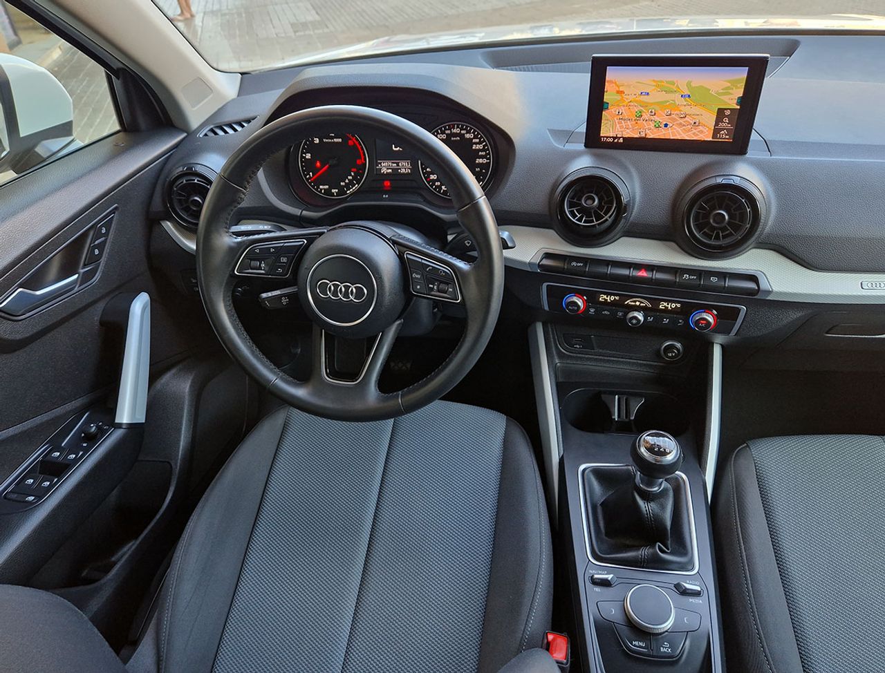 Foto Audi Q2 10