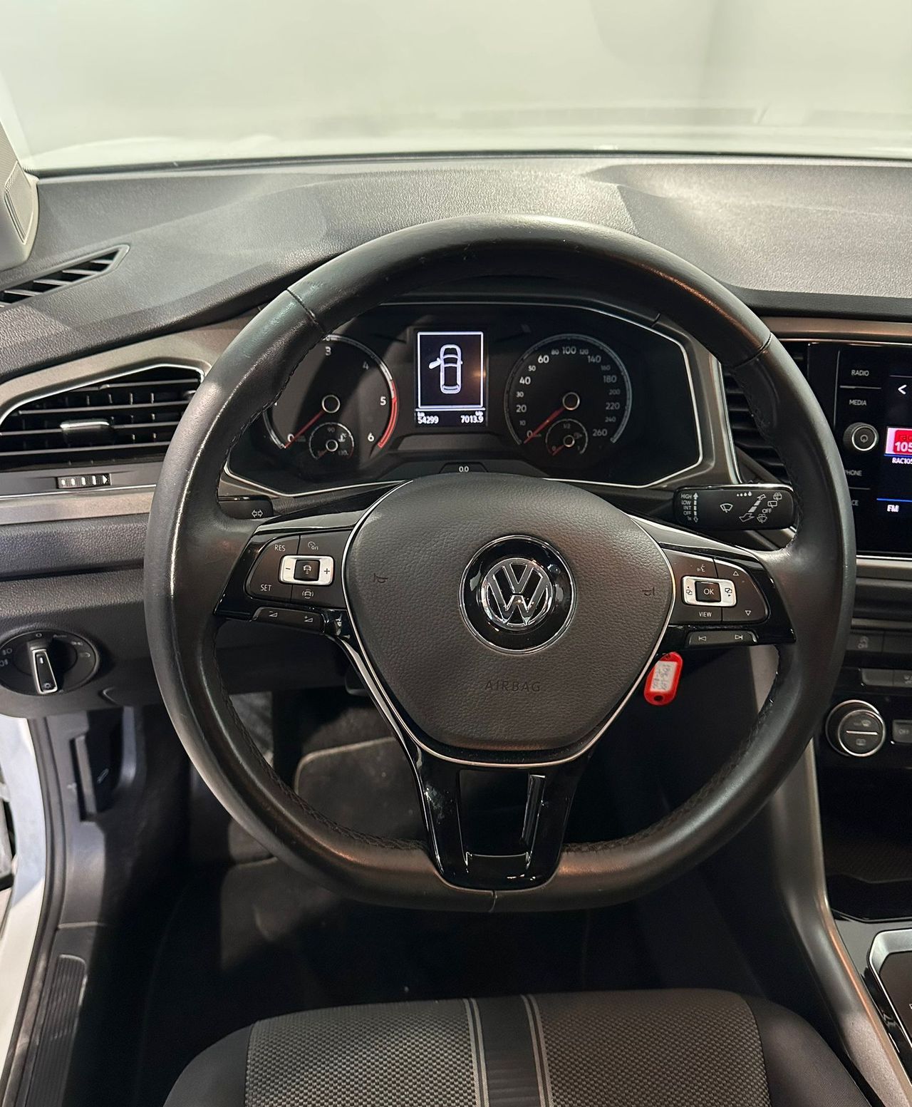 Foto Volkswagen T-Roc 3