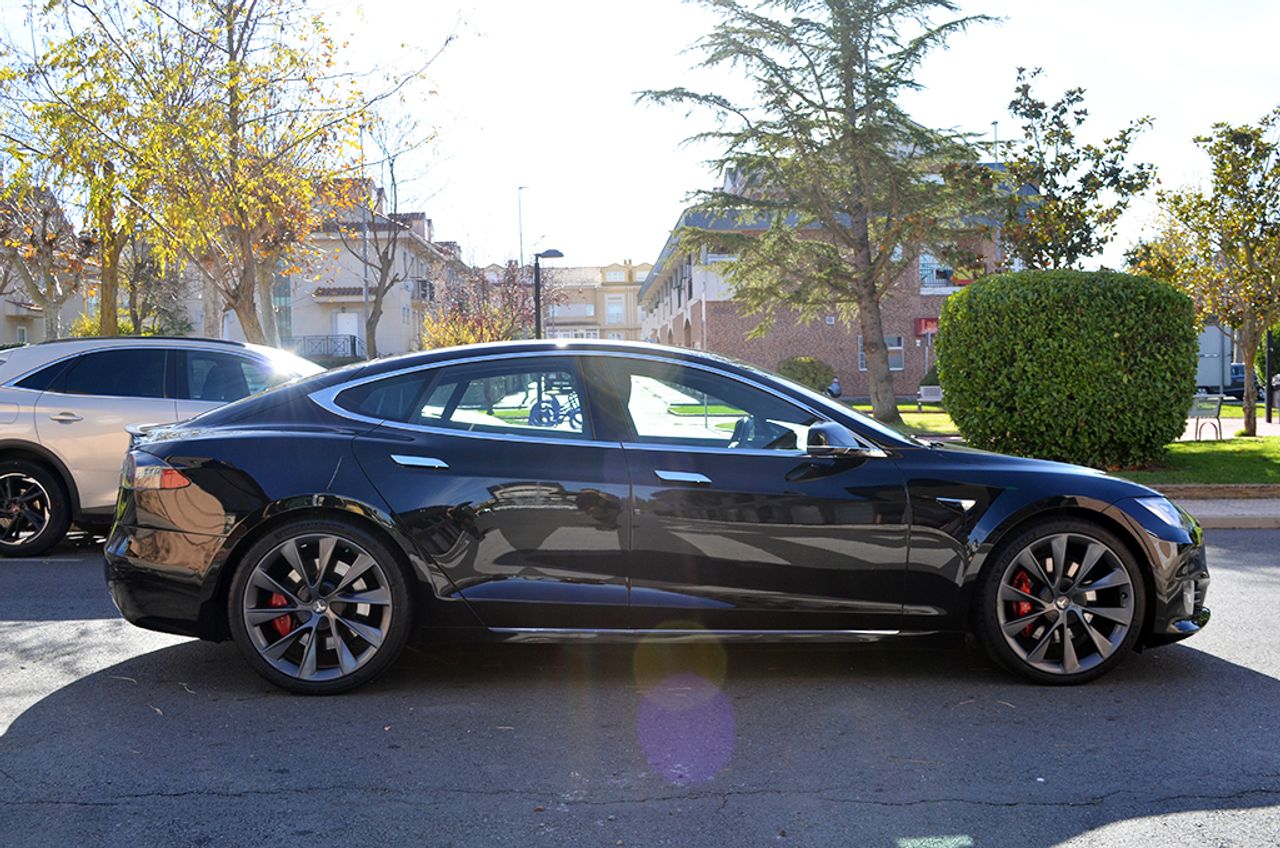 Foto Tesla Model  S 4