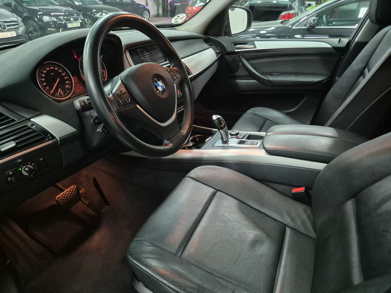 Foto BMW X5 8