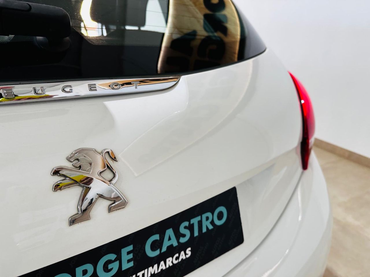 Foto Peugeot 208 12