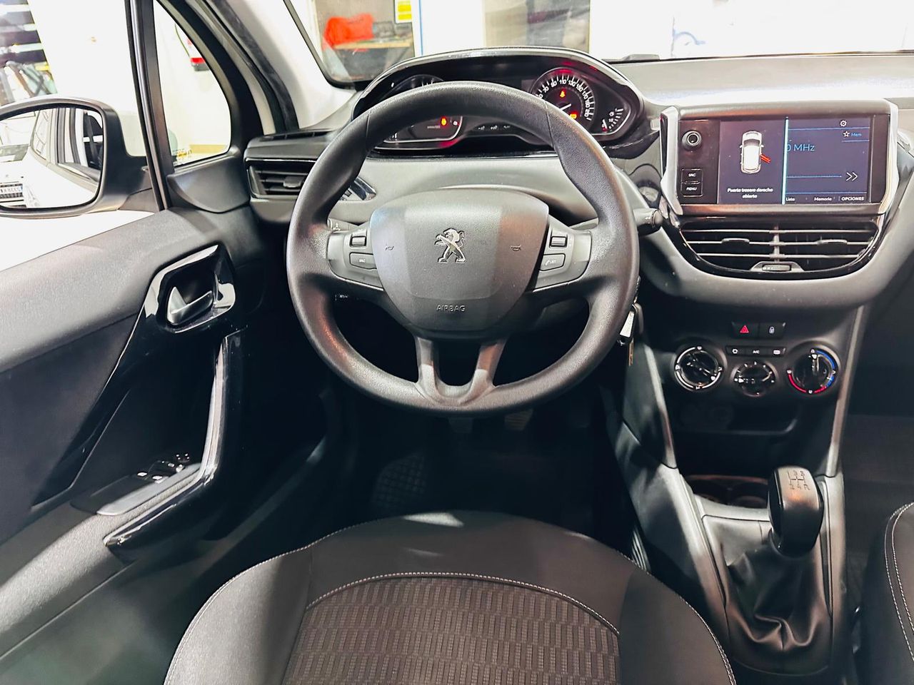 Foto Peugeot 208 21