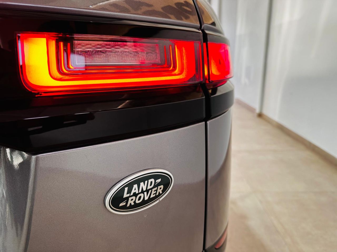 Foto Land-Rover Range Rover Velar 12