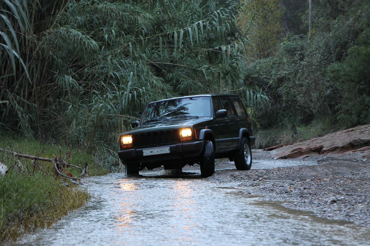 Foto Jeep Cherokee 75