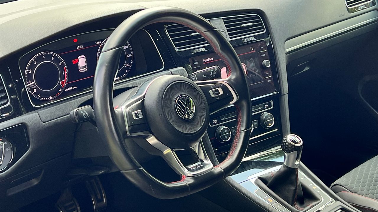 Foto Volkswagen Golf 16