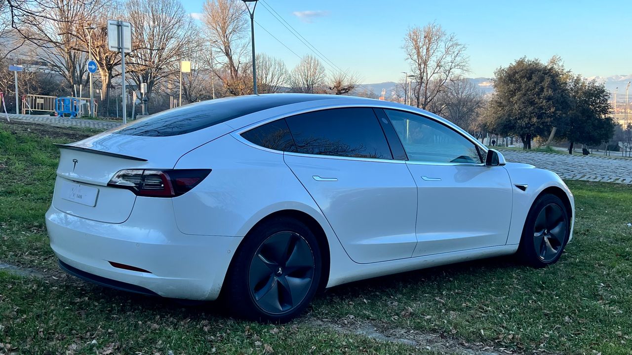 Foto Tesla Model 3 6