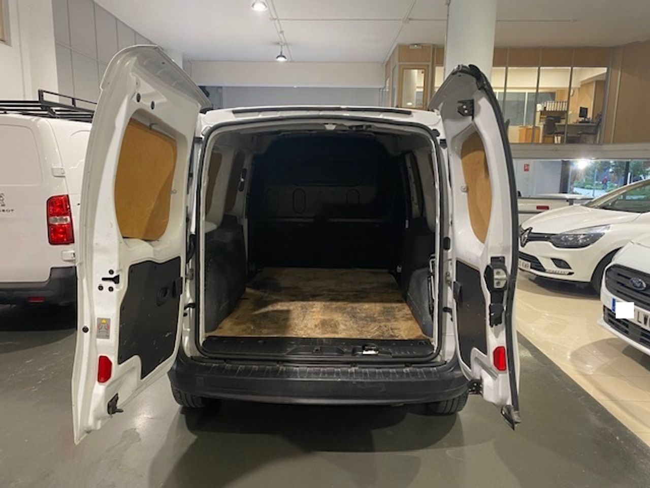 Foto Nissan NV250 8